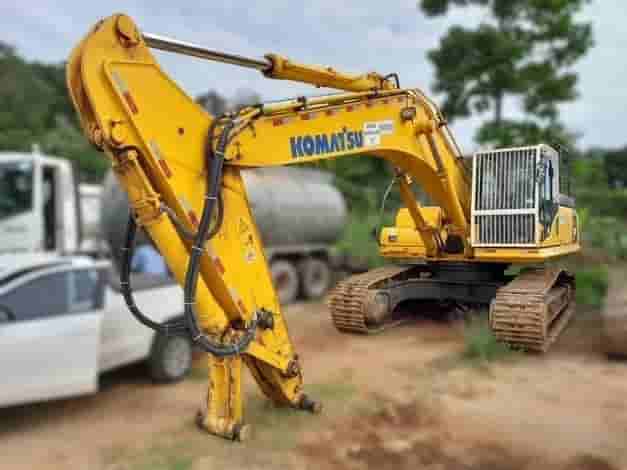 Escavadeira Komatsu PC350 LC-8 2017 - imagem de fundo