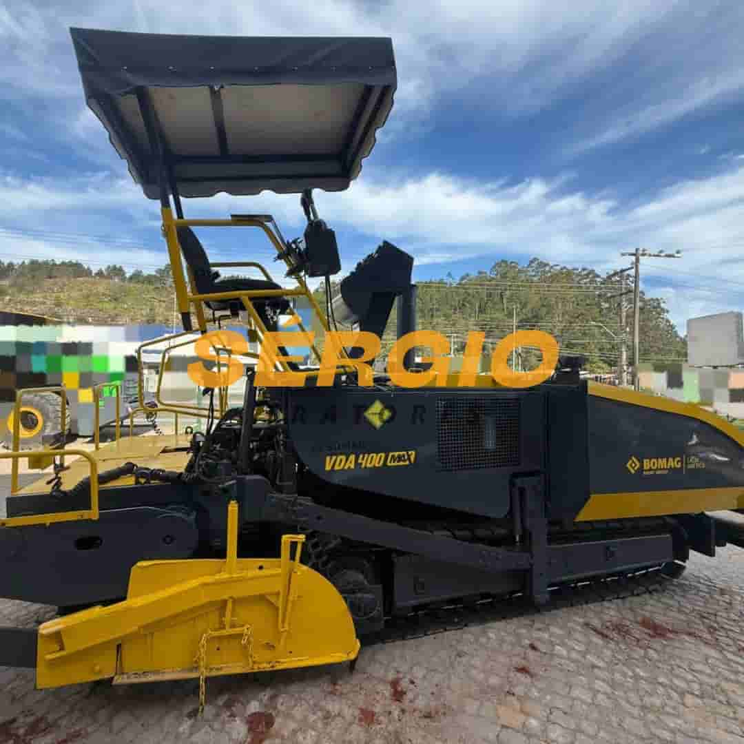 Vibroacabadora Bomag VDA400 2016 - imagem de fundo