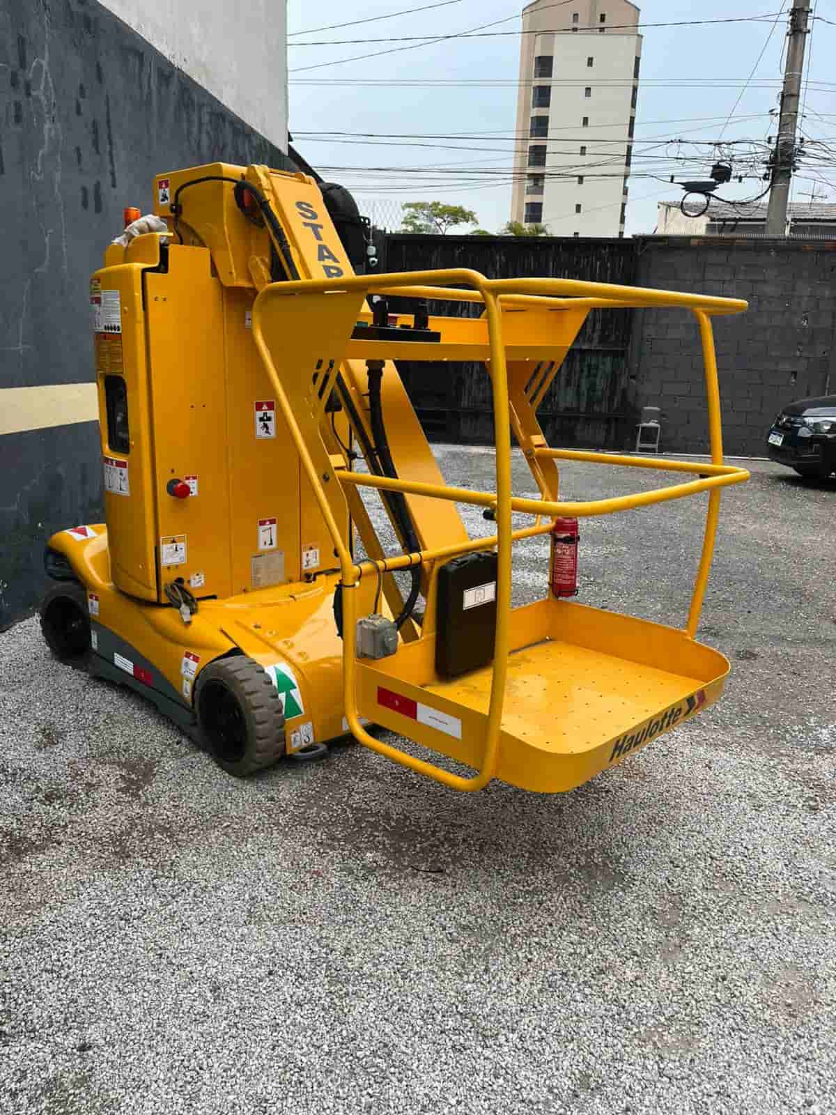 Plataforma elevatória Haulotte STAR 10 2013 - imagem de fundo