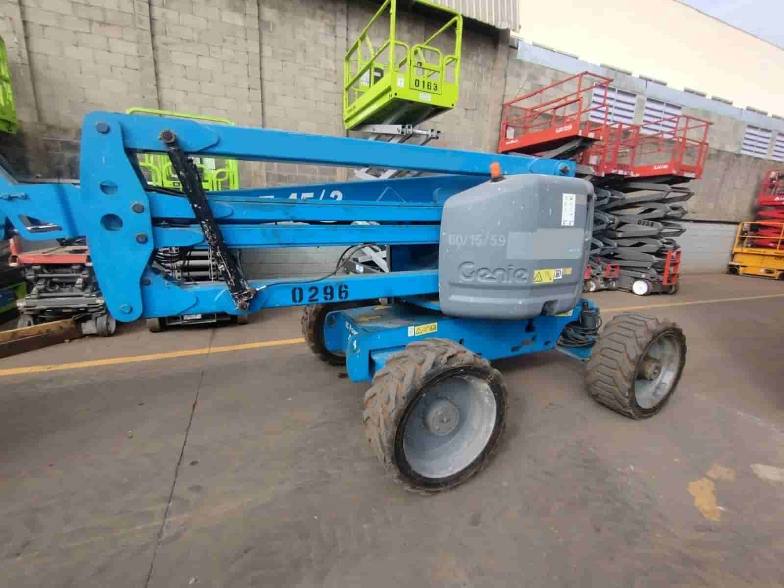 Plataforma elevatória Genie Z-45/25 RT 4x4 2011 - imagem de fundo