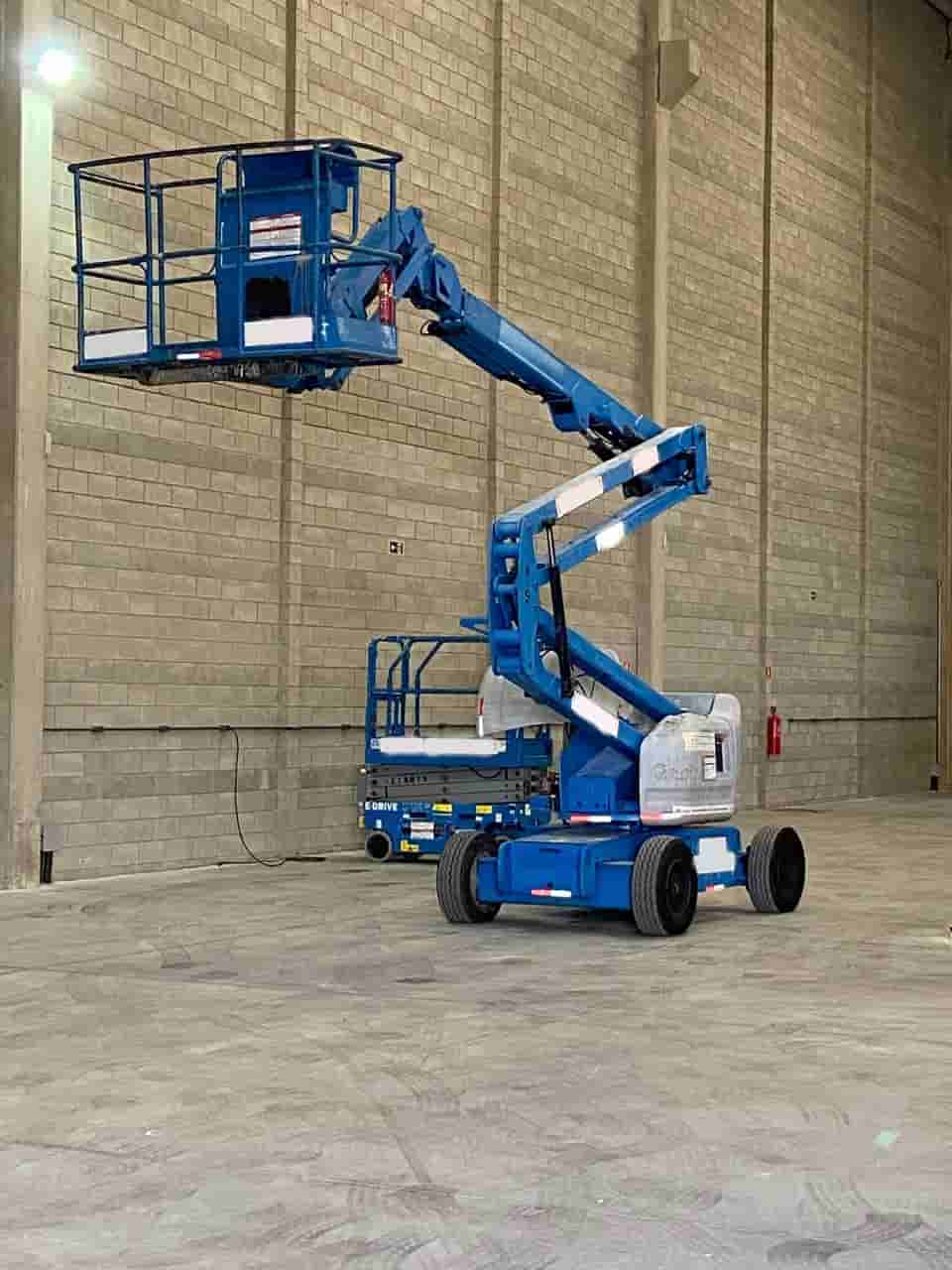 Plataforma elevatória Genie Z-45/25J DC 2012 - imagem de fundo