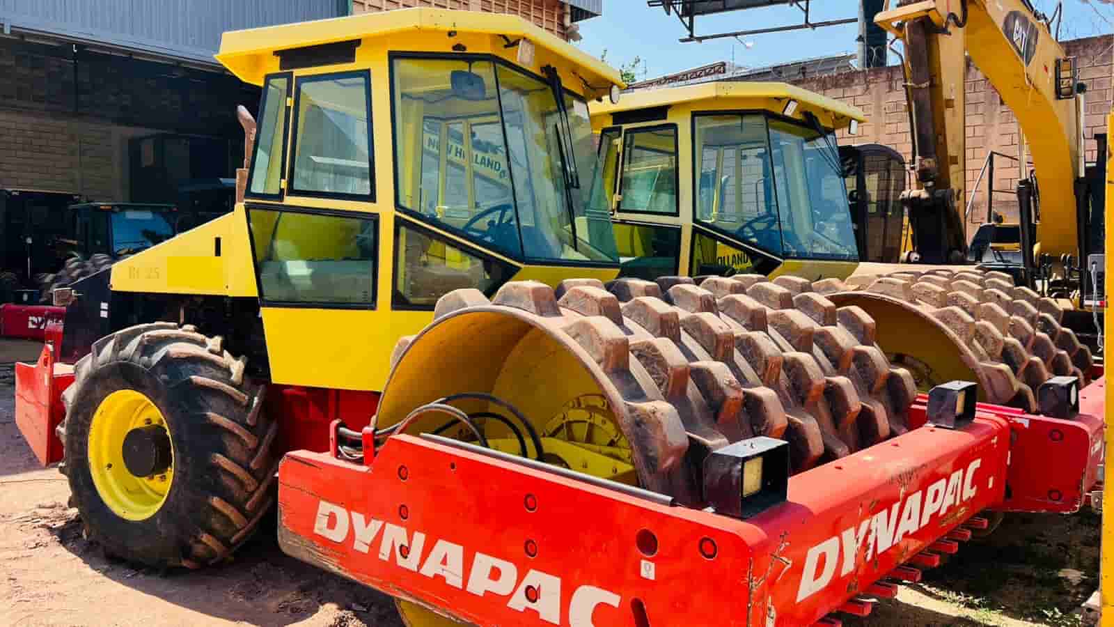 Rolo compactador Dynapac CA250 2009 - imagem de fundo