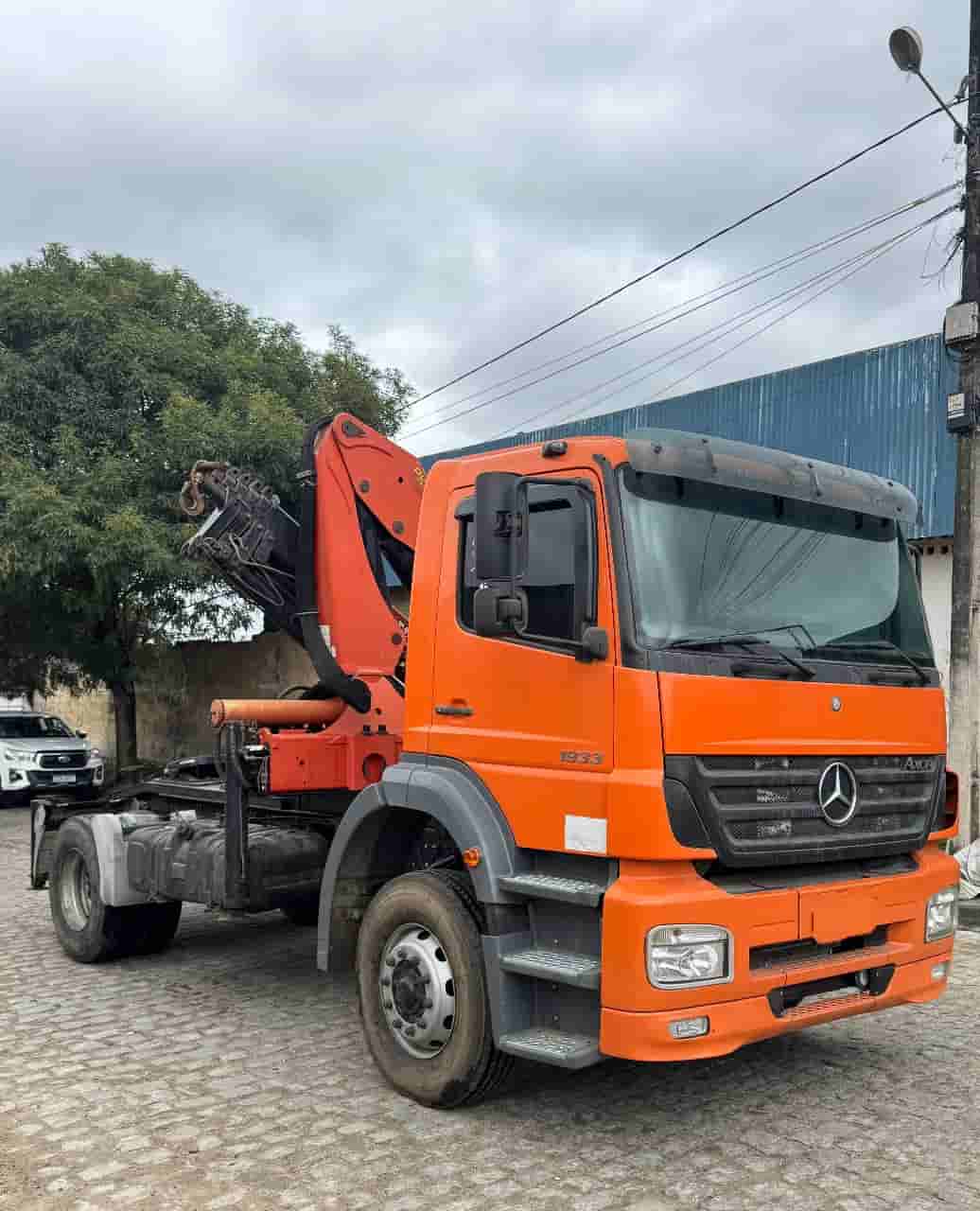 Caminhão Mercedes Benz Atron 1319 2011 - imagem de fundo