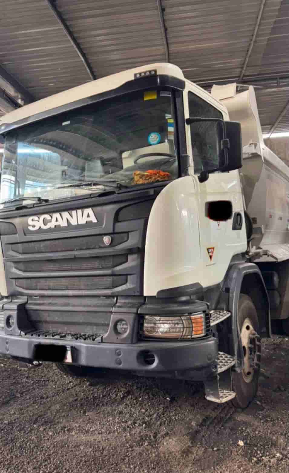 Caminhão Scania G440 2015 - imagem de fundo