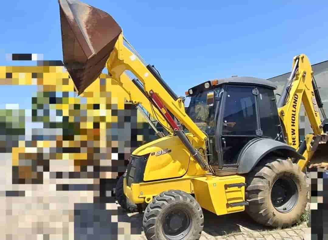 Retroescavadeira New Holland B95 4X4 2022 - imagem de fundo