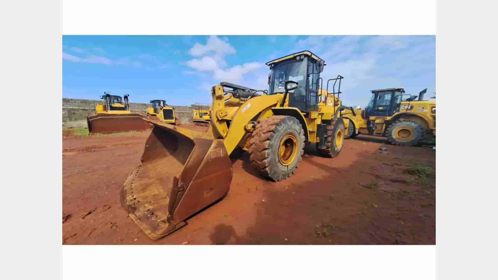 Pá Carregadeira Caterpillar 950L 2020 - imagem de fundo