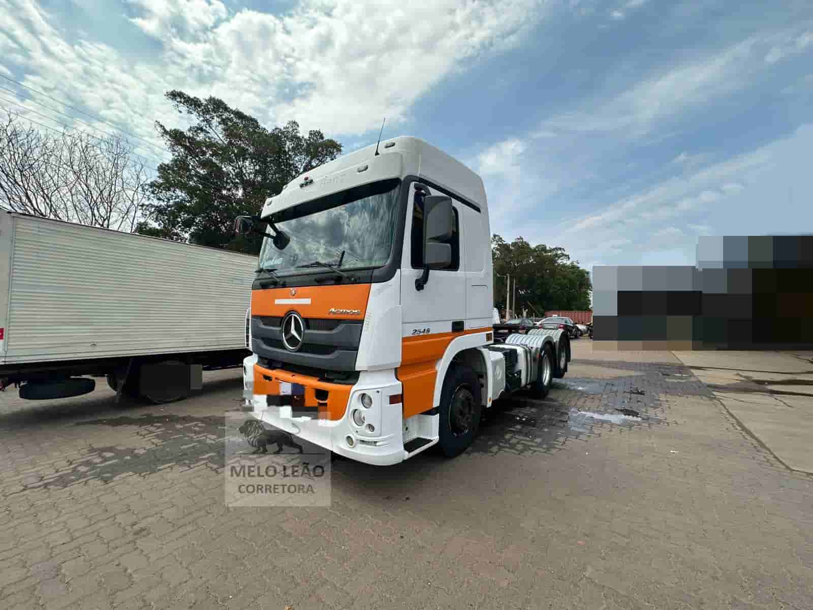 Caminhão Mercedes Benz Actros 2546 2018 - imagem de fundo
