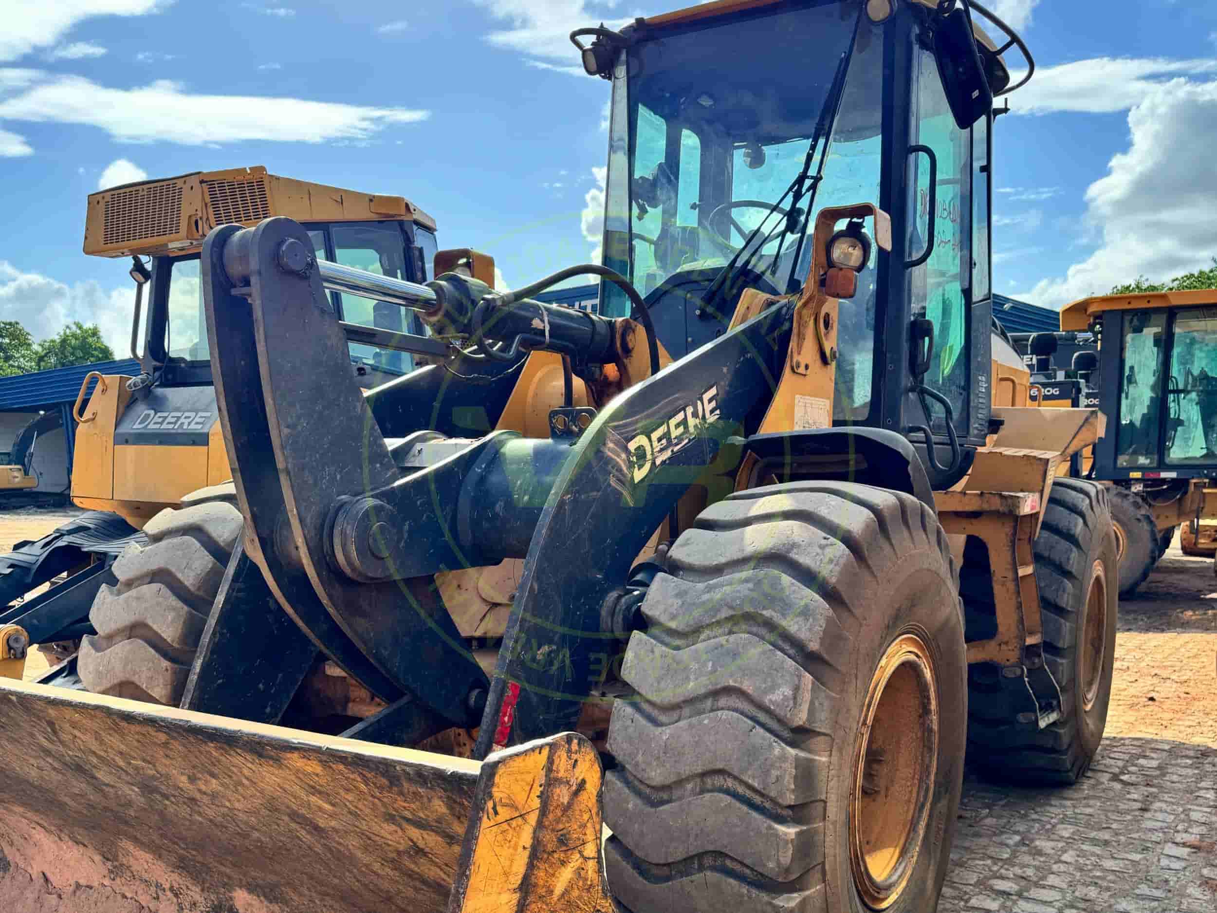Pá Carregadeira John Deere 524K II 2022 - imagem de fundo