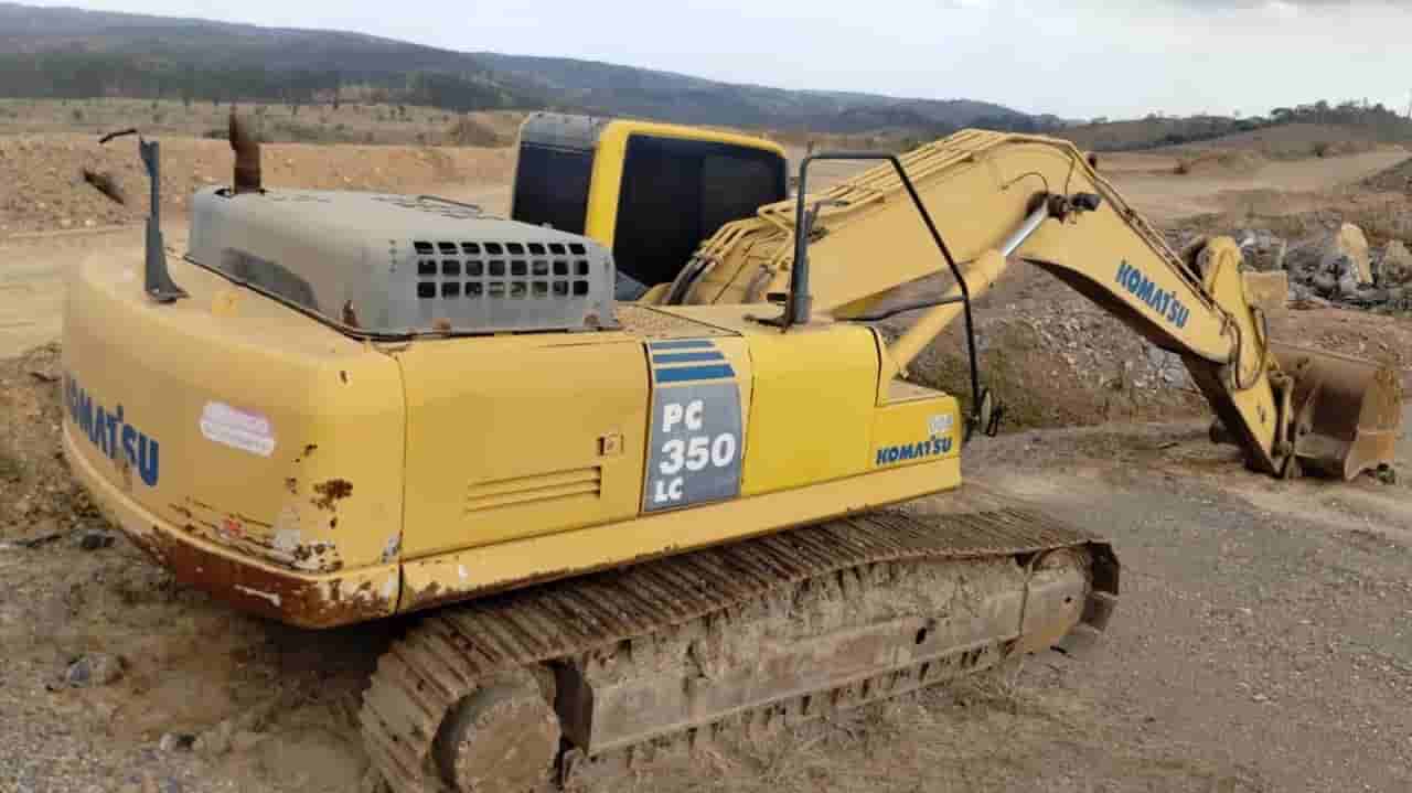 Escavadeira Komatsu PC350 2013 - imagem de fundo