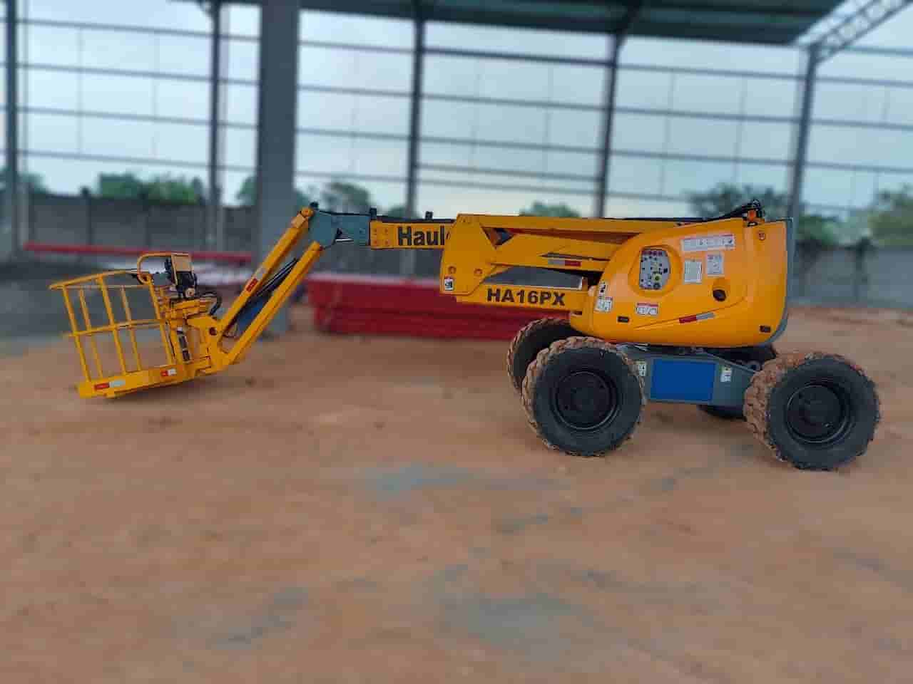 Plataforma Elevatória de Lança Haulotte HA 16 PX 2006 - imagem de fundo