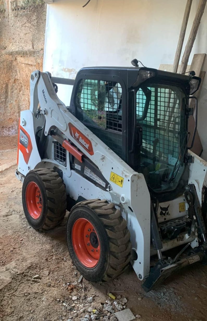 Mini Carregadeira Bobcat S570 2024 - Imagem 1