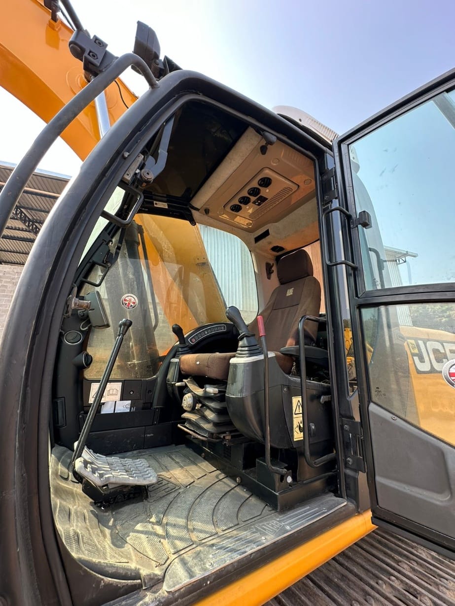 Escavadeira JCB JS200 2011 - Imagem 5