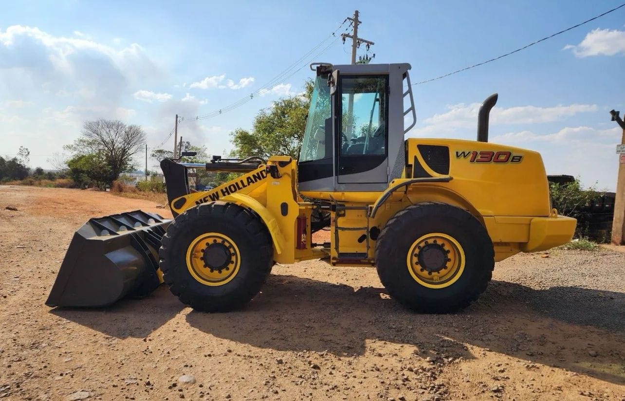 Pá Carregadeira New Holland W130 2009 - Imagem 4