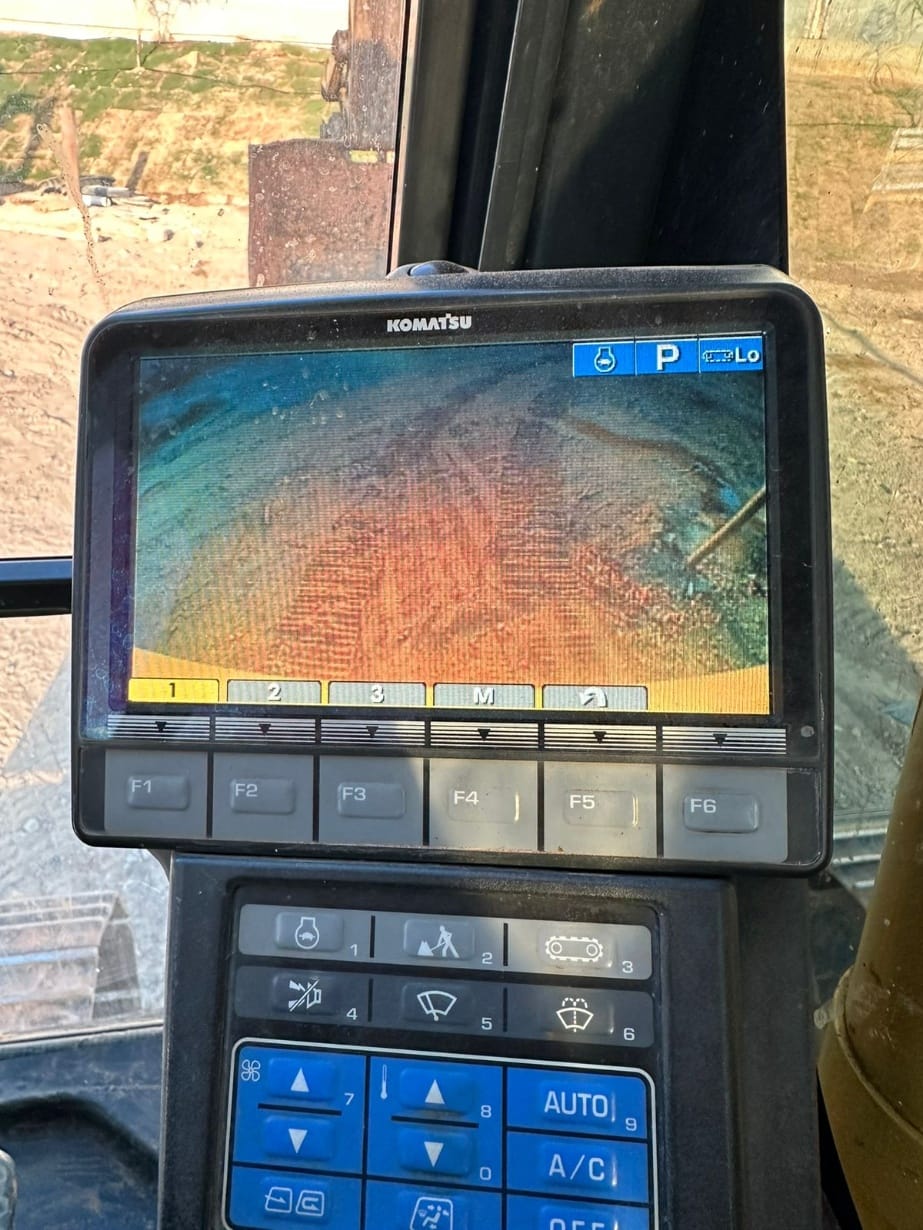 Escavadeira Komatsu PC130 - Imagem 6