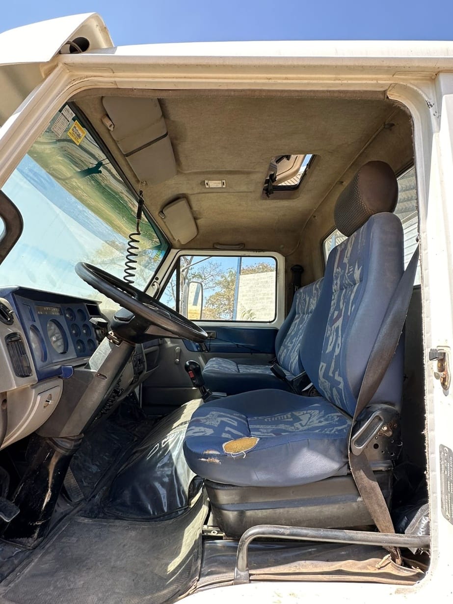 Caminhão Volkswagen 17180 - Imagem 8