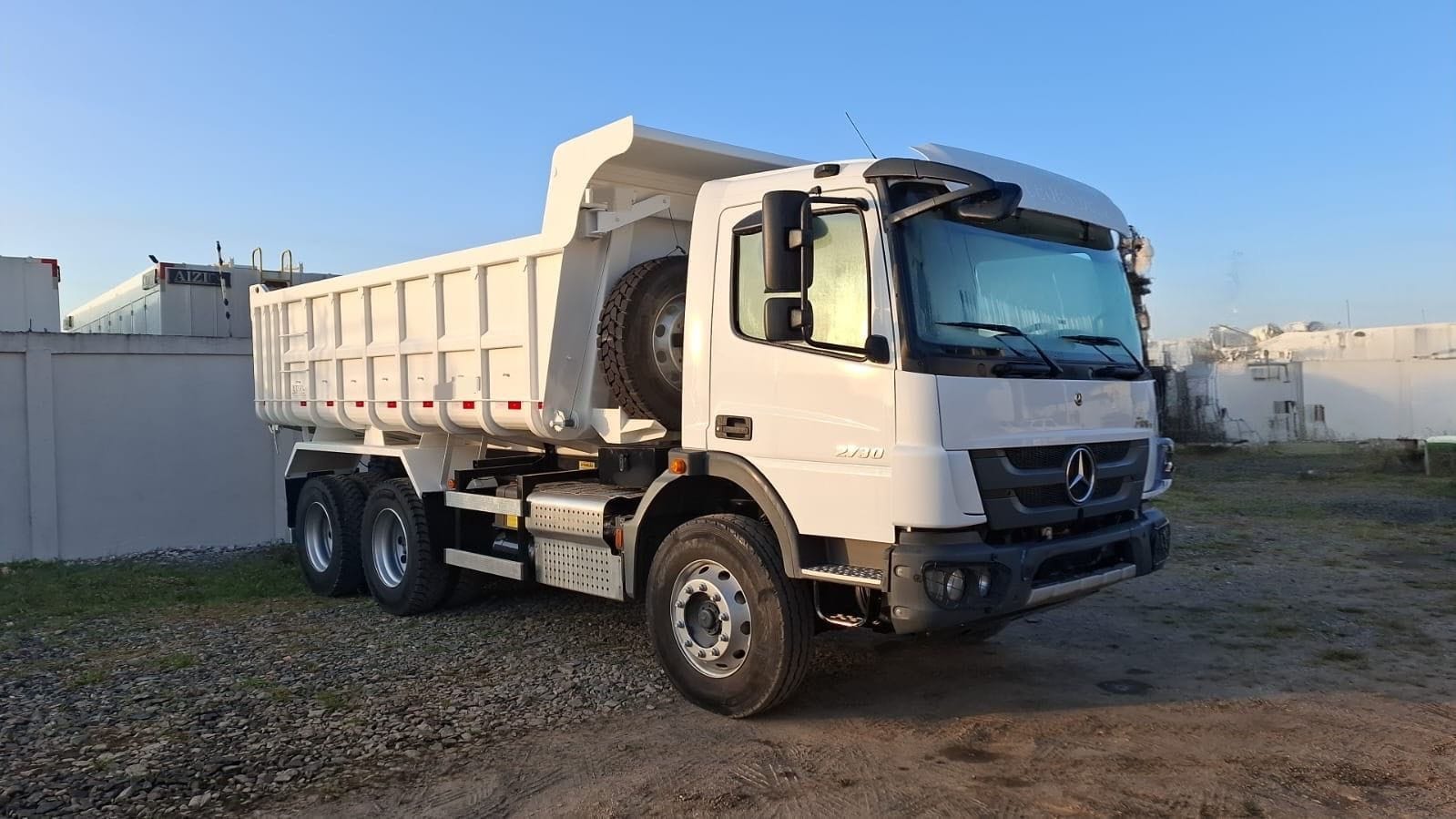 Caminhão Mecedes Benz 2730 2023 - Imagem 1