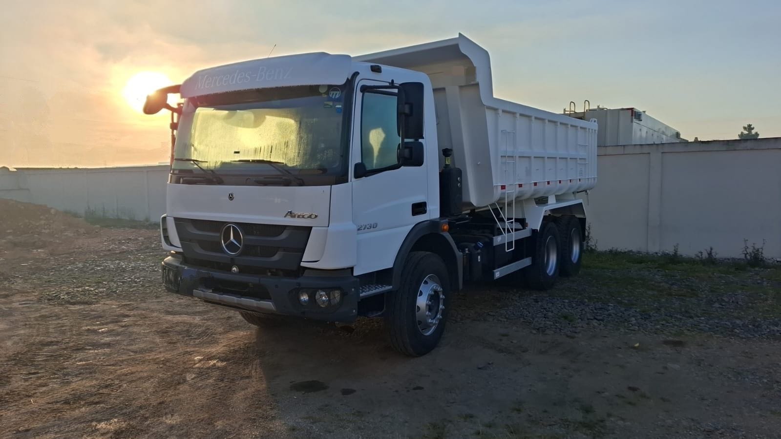 Caminhão Mecedes Benz 2730 2023 - Imagem 2