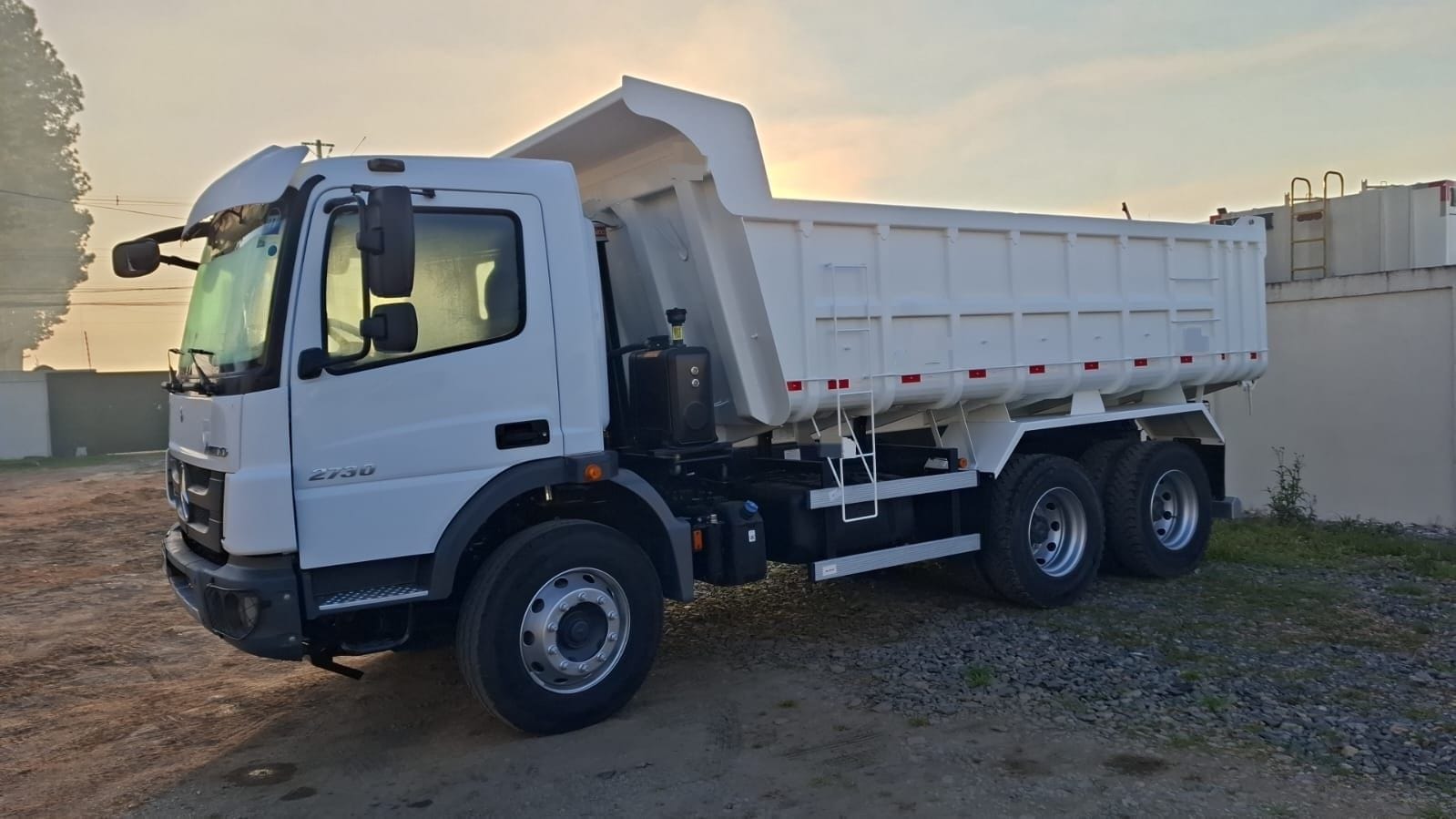 Caminhão Mecedes Benz 2730 2023 - Imagem 3