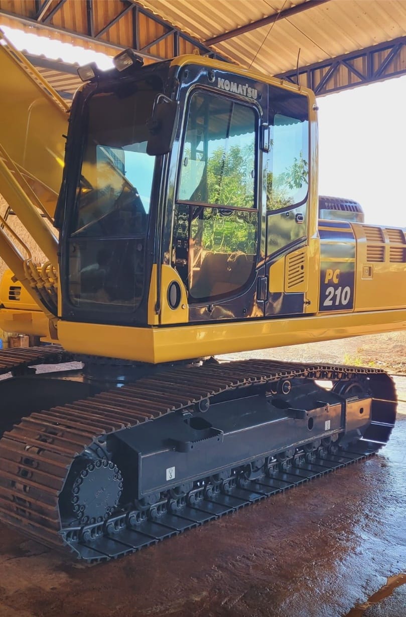 Escavadeira Komatsu PC210 2020 - Imagem 1