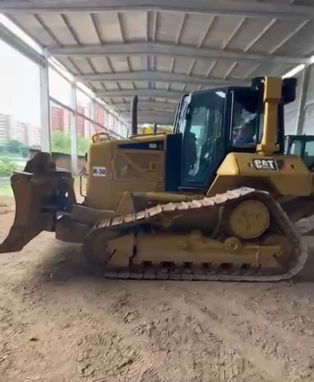 Trator de Esteira Caterpillar D6N XL 2012 - Imagem 2
