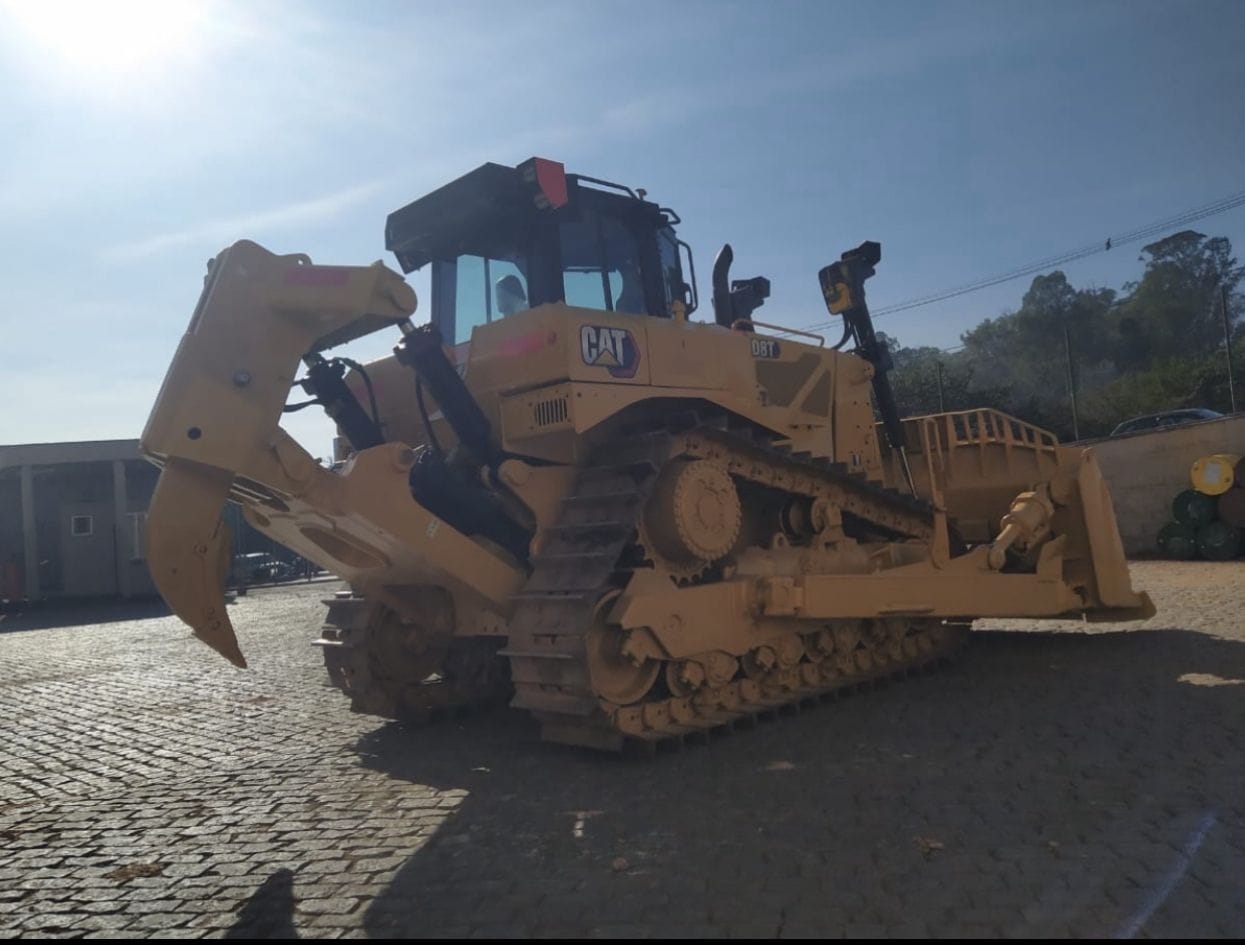 Trator de Esteira Caterpillar D8T 2022 - Imagem 2