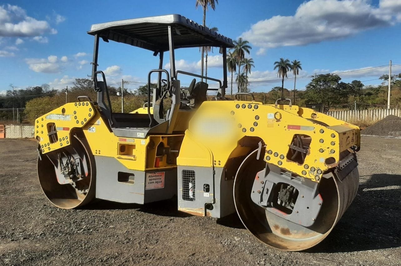 Rolo Compactador Dynapac CC424HF 2014 - Imagem 1