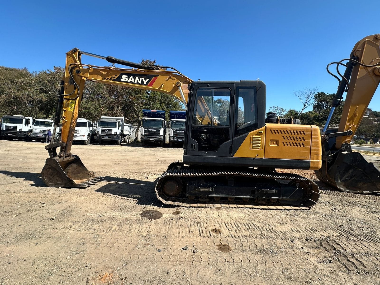 Escavadeira SANY SY135 C - Imagem 1