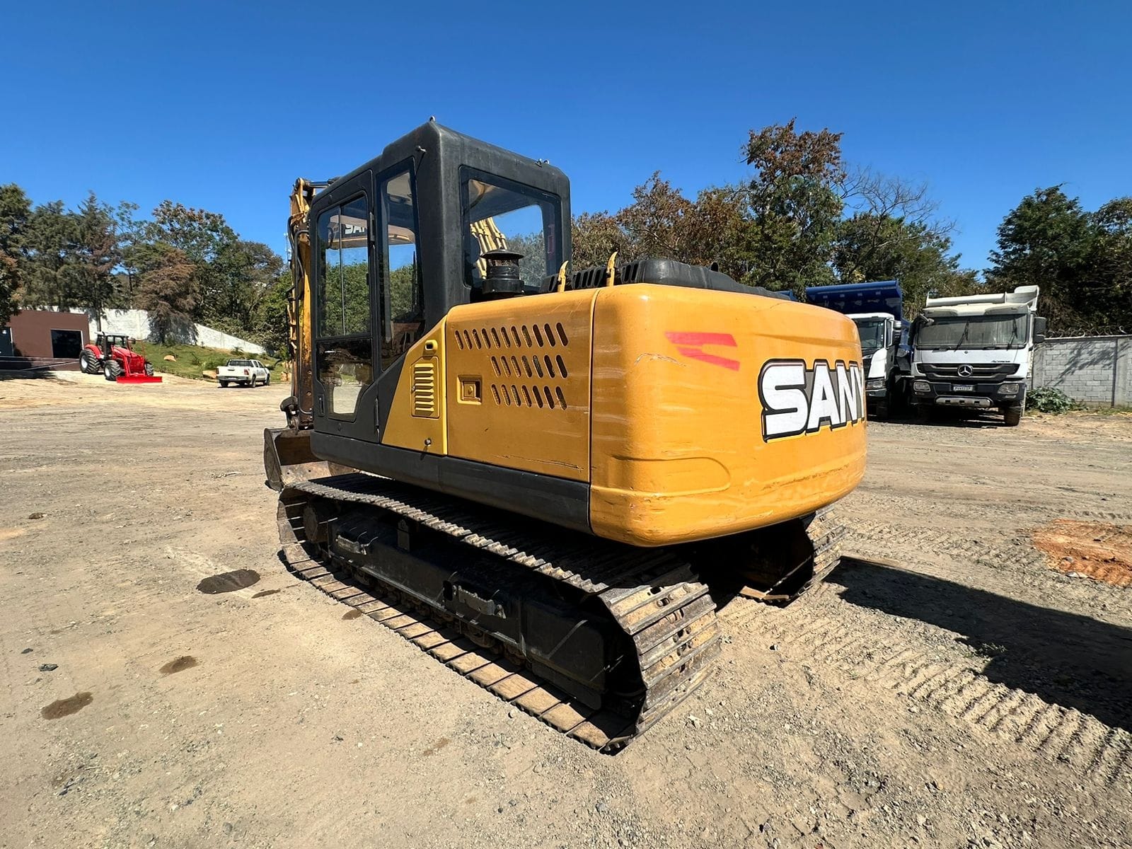 Escavadeira SANY SY135 C - Imagem 3