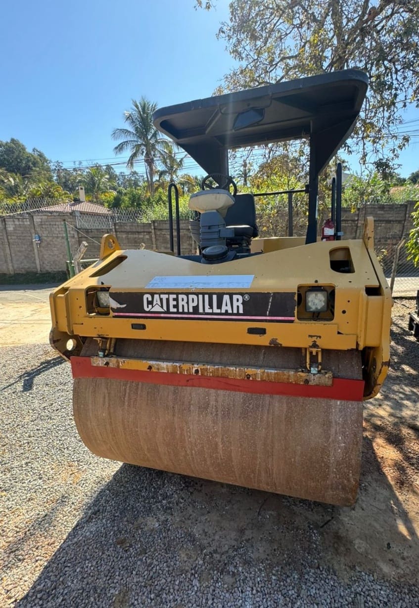 Rolo Compactador Caterpillar CB434D 2012 - Imagem 2
