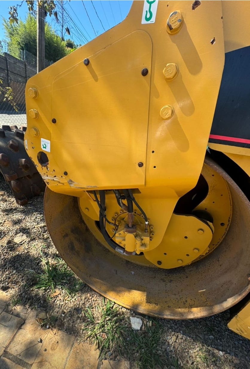 Rolo Compactador Caterpillar CB434D 2012 - Imagem 8