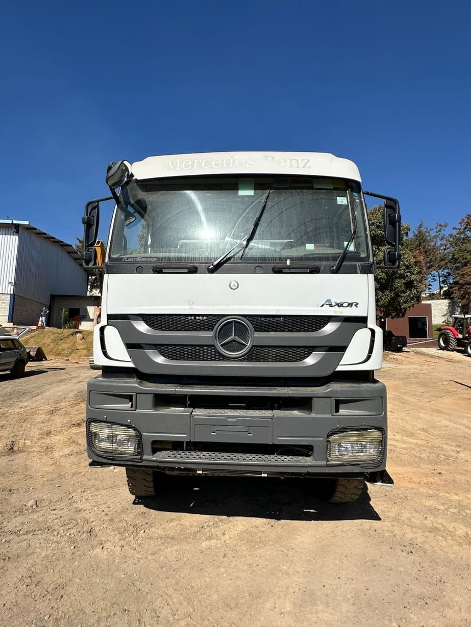 Caminhão Mecedes Benz AXOR 4144 2021 - Imagem 2