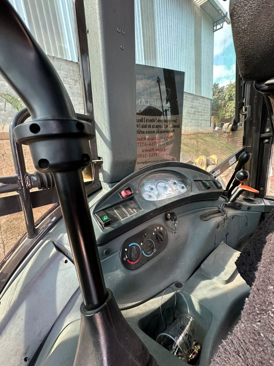 Retroescavadeira New Holland B95B - Imagem 6