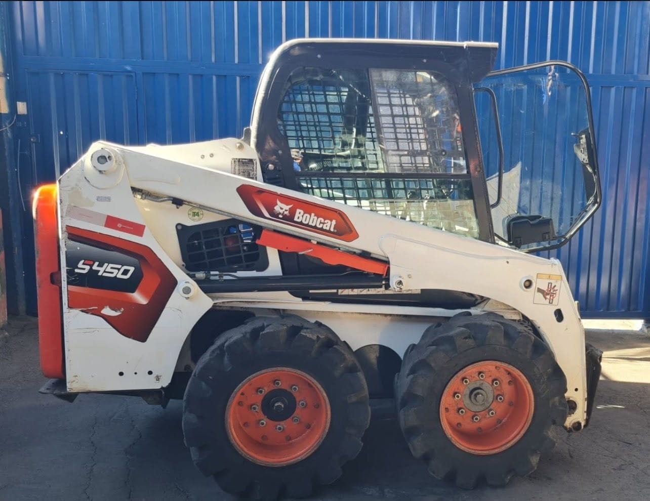 Mini Carregadeira Bobcat S450 2022 - Imagem 1