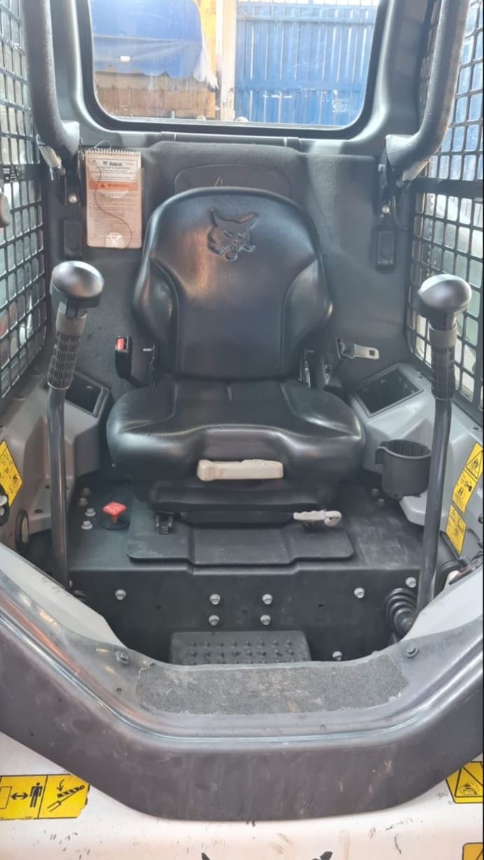 Mini Carregadeira Bobcat S450 2022 - Imagem 5