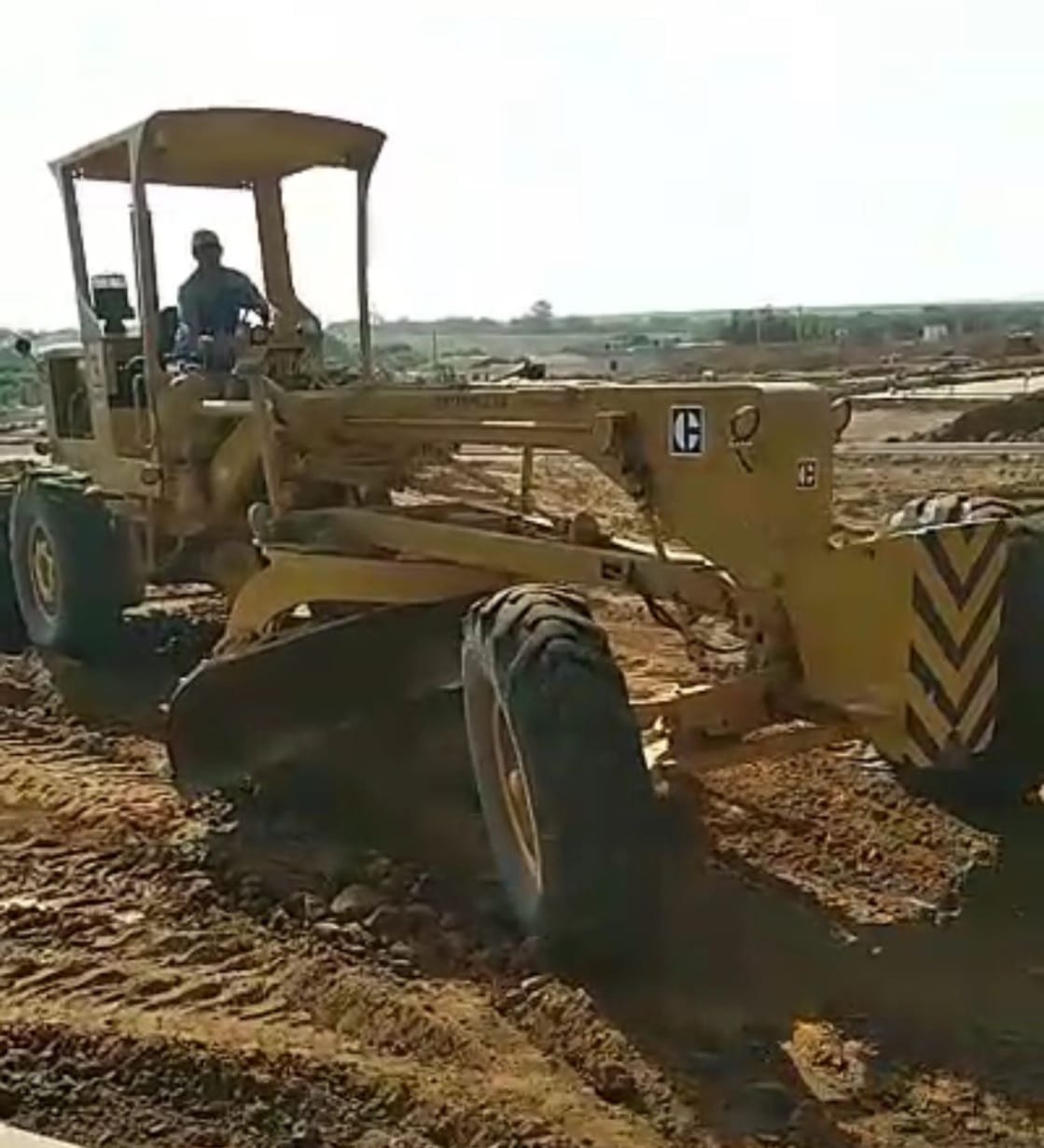Motoniveladora Caterpillar 140B 1985 - Imagem 1