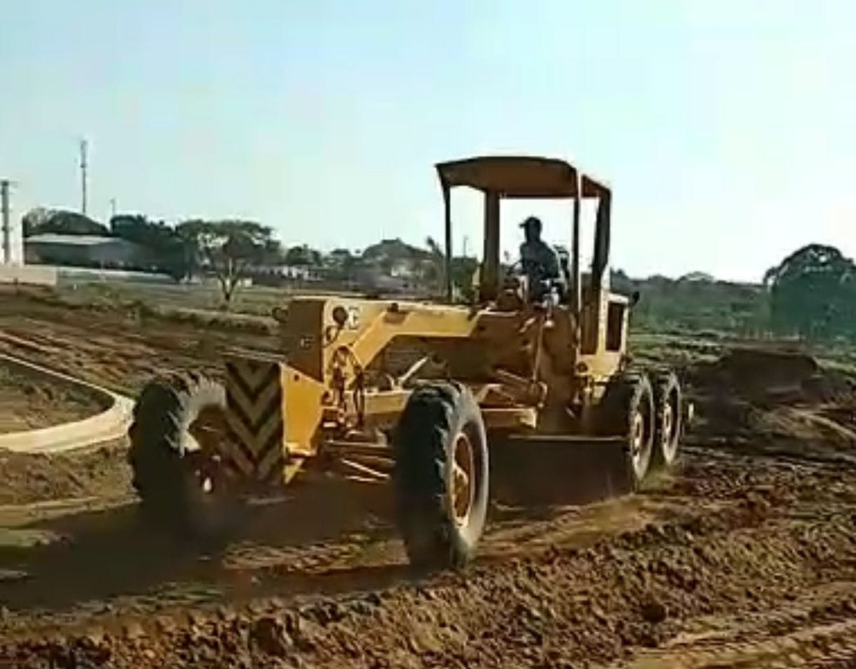 Motoniveladora Caterpillar 140B 1985 - Imagem 5