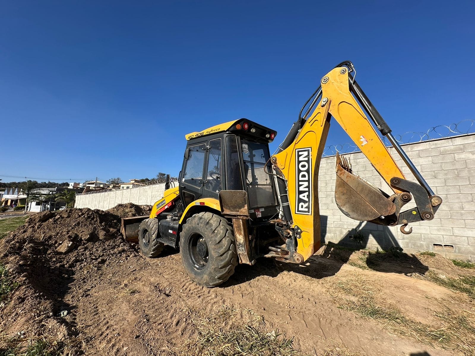 Retroescavadeira Randon RD 406 2019 - Imagem 3