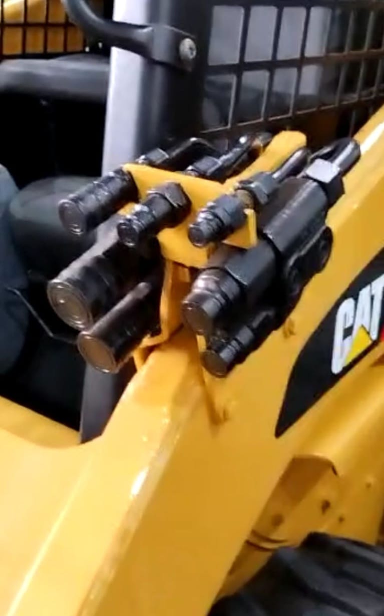 Mini Carregadeira Caterpillar 226B3 2011 - Imagem 4