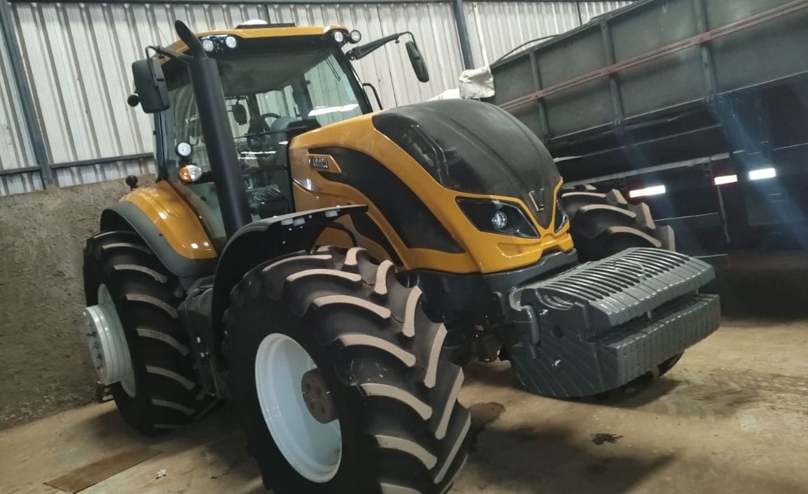 Trator Valtra T250 CVT 2023 - Imagem 2