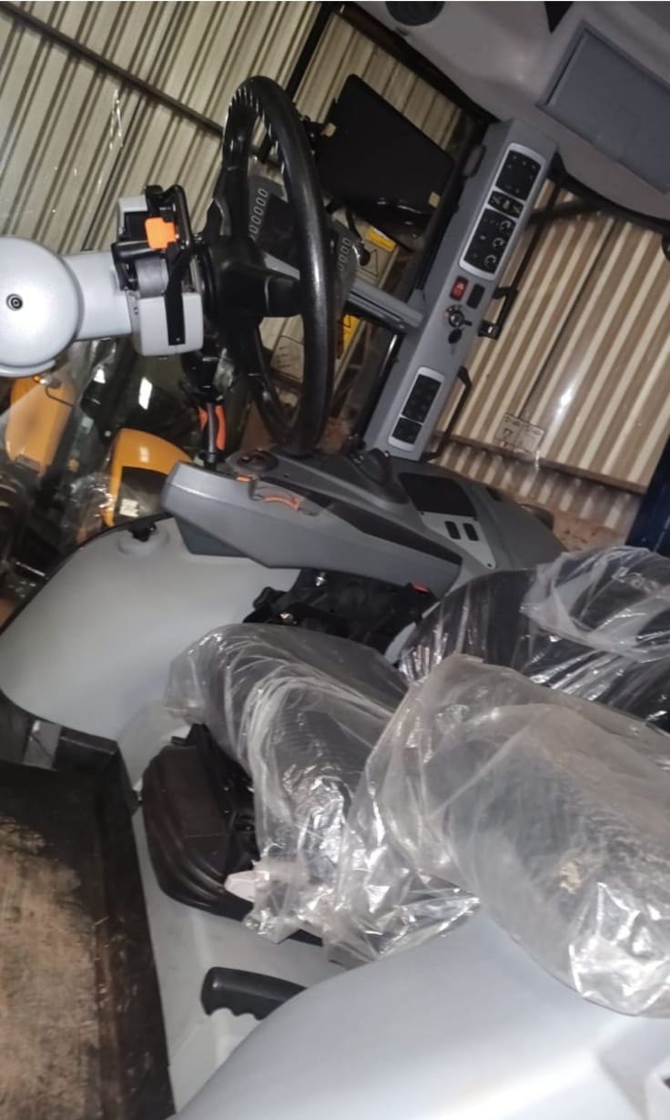 Trator Valtra T250 CVT 2023 - Imagem 4