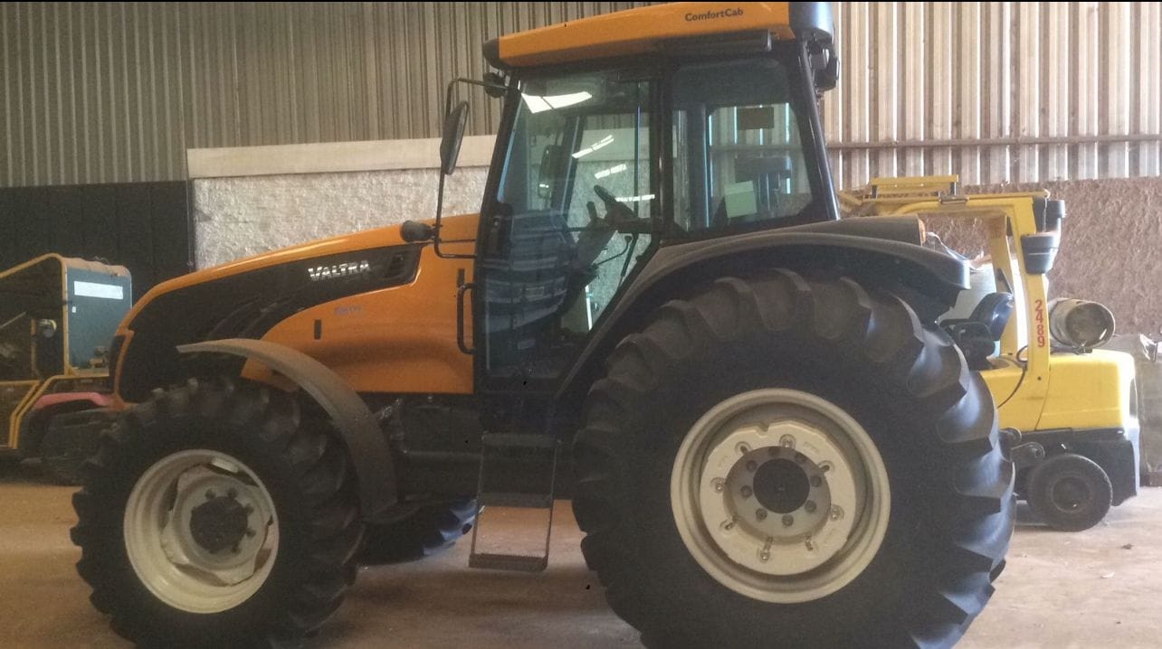 Trator Valtra BM 135 2023 - Imagem 1