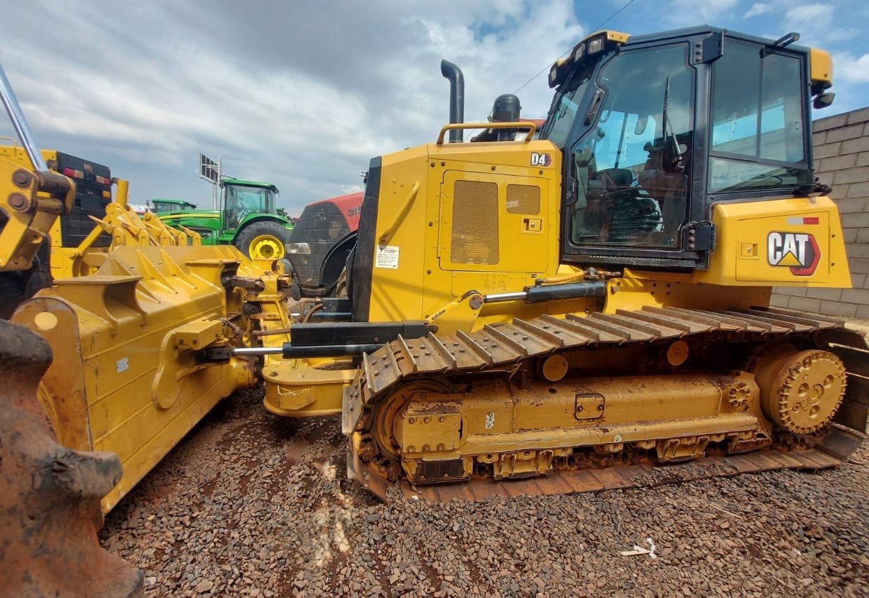 Trator de Esteira Caterpillar D4 2021 - Imagem 2