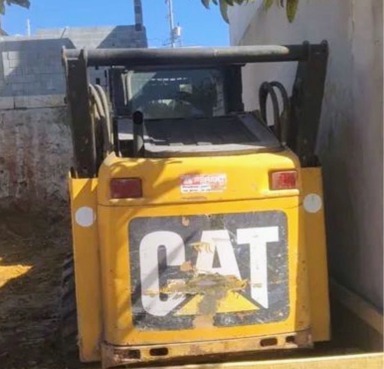 Mini Carregadeira Caterpillar 242B 2013 - Imagem 4