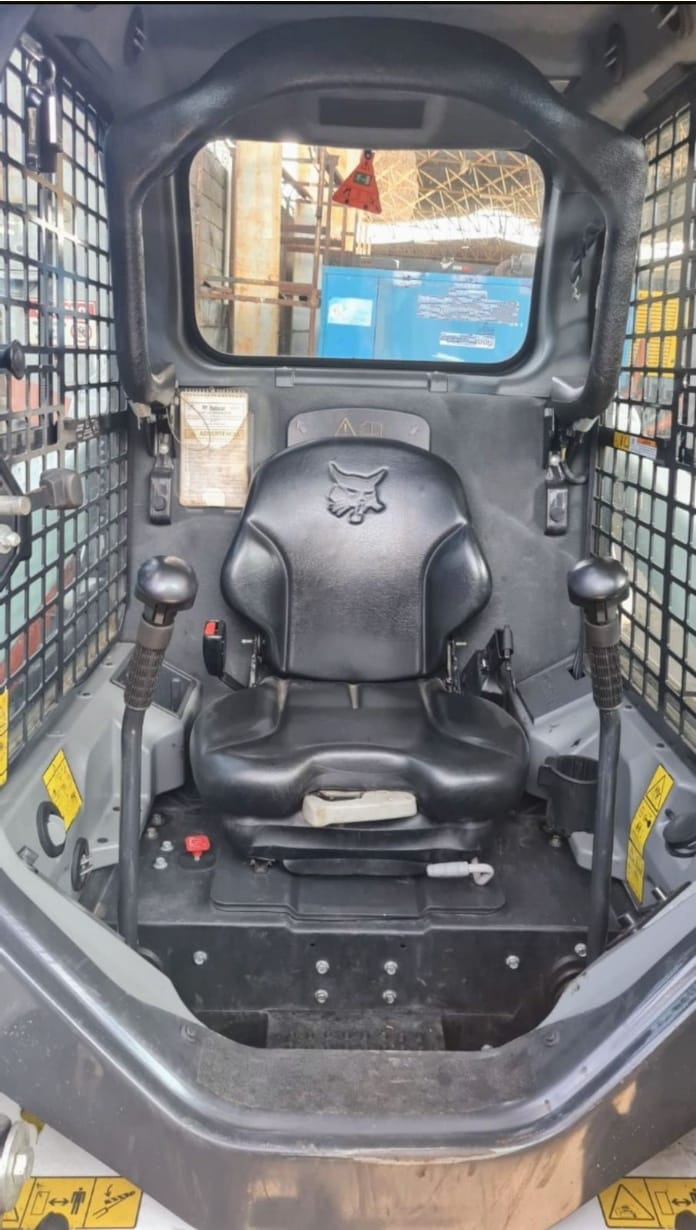 Mini Carregadeira Bobcat S550 2022 - Imagem 5