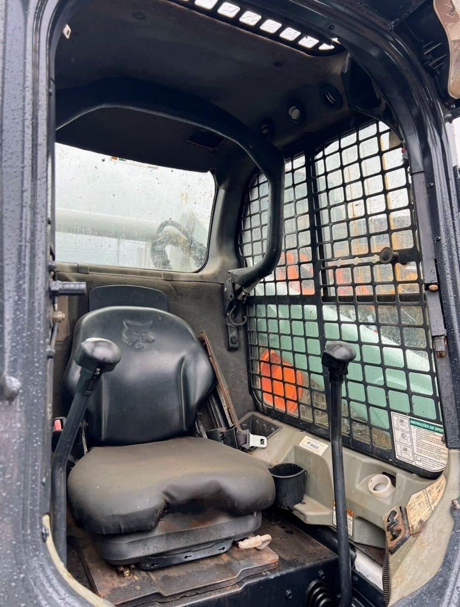 Mini Carregadeira Bobcat S650 2014 - Imagem 6