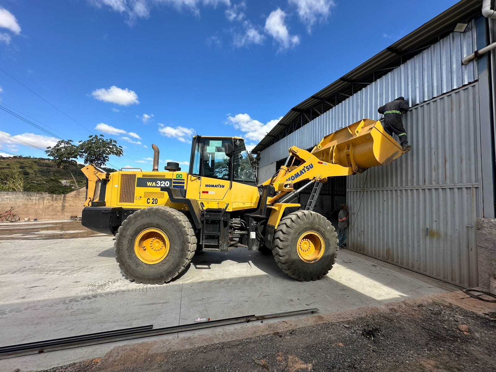 Pá Carregadeira Komatsu WA320 2019 - Imagem 1