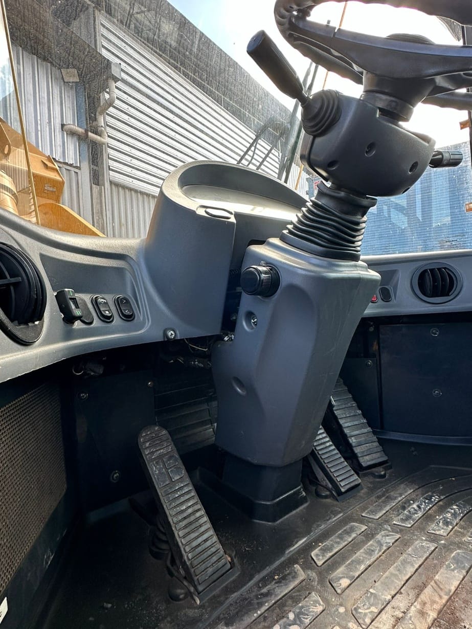 Pá Carregadeira Komatsu WA320 2019 - Imagem 7