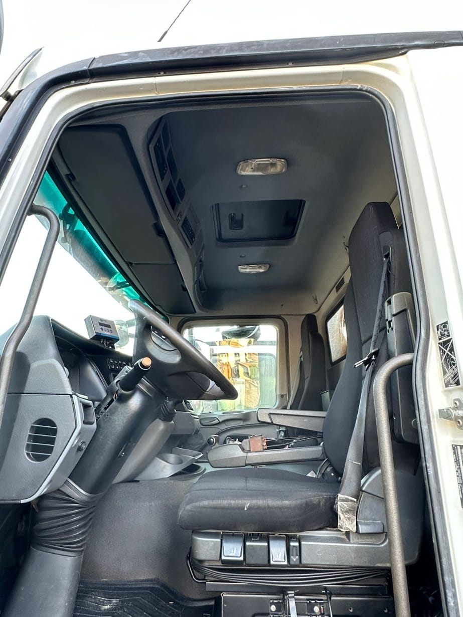 Caminhão Mercedes-Benz Actros 4844 - Imagem 7
