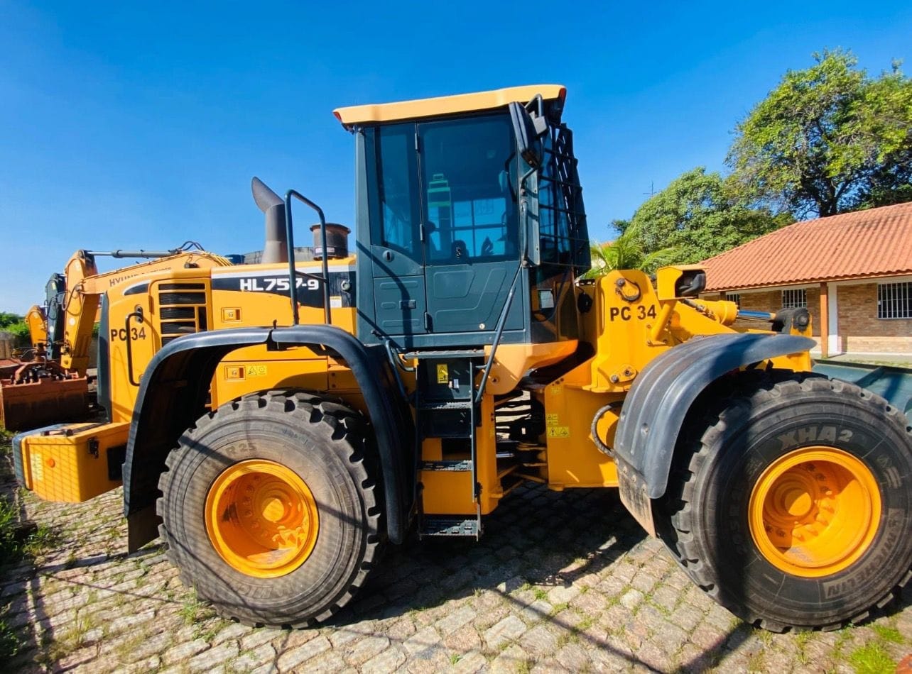 Pá Carregadeira Hyundai HL757 9S 2021 - Imagem 3