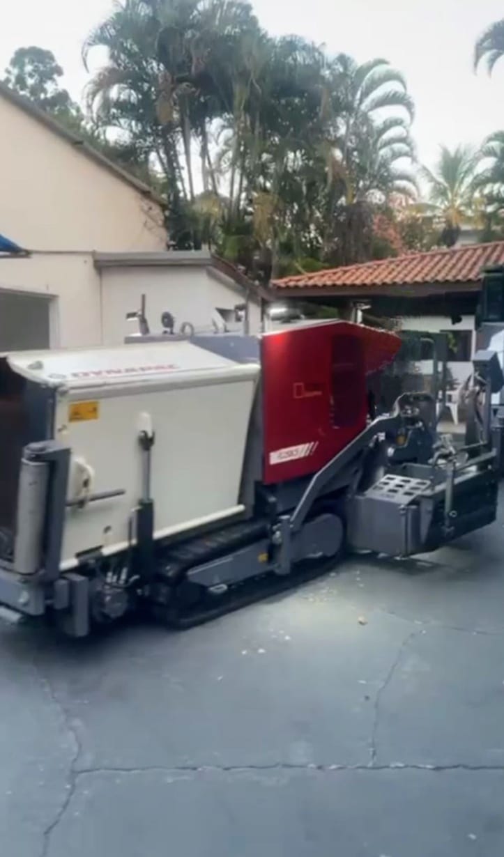 Vibroacabadora Dynapac F1250CS 2023 com apenas 200 horas - Imagem 3